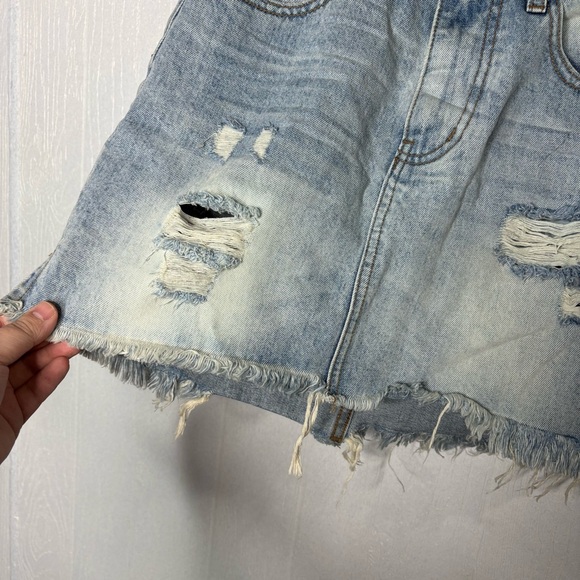 One Teaspoon 2020 Mini Skirt Blue Hart Distressed size 26 - Picture 4 of 11